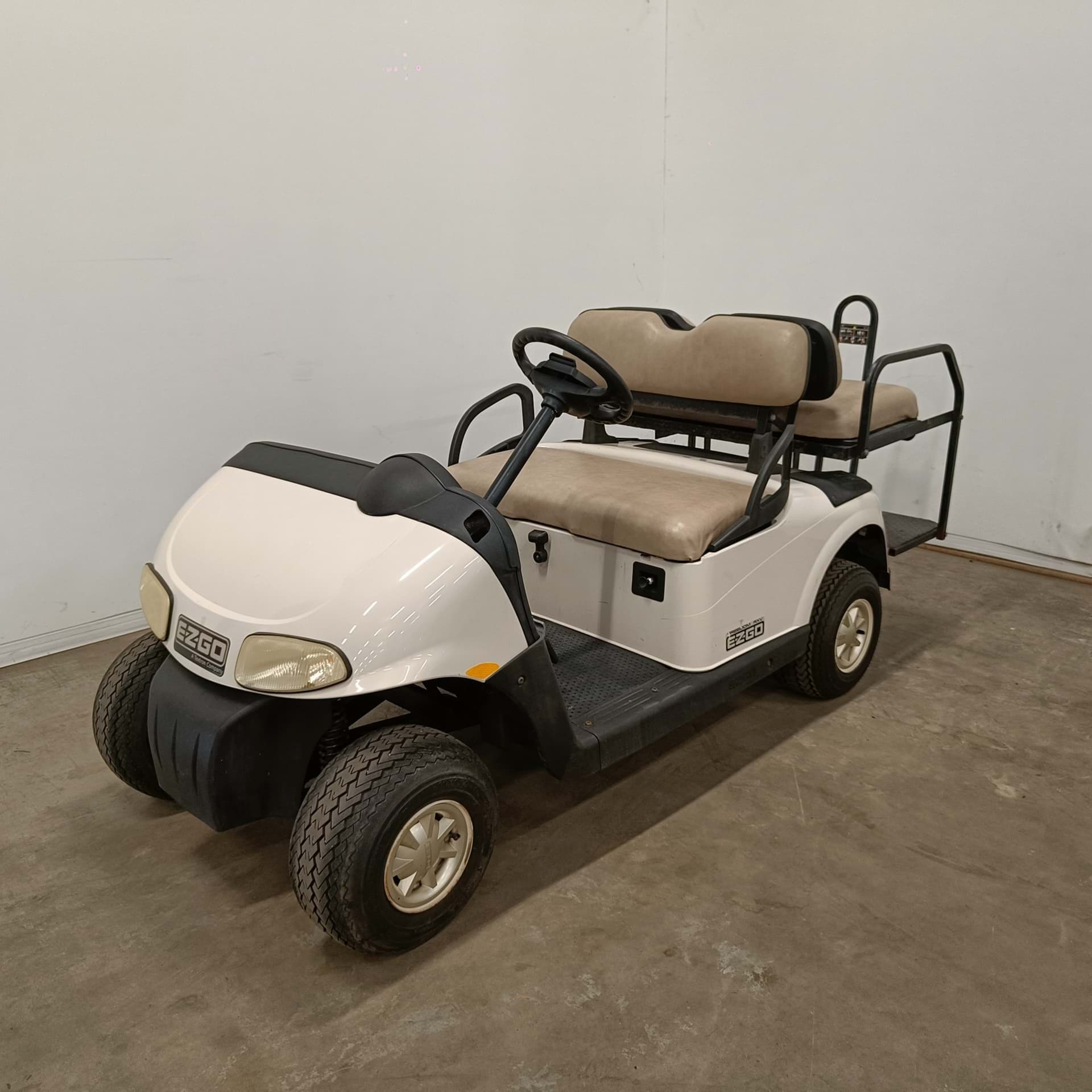 Picture of Trade - 2011 - Gasoline - EZGo - Rxv - 4 Seater - White