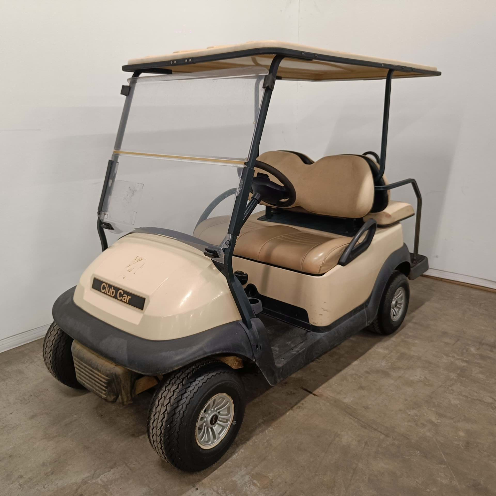 Picture of Trade - 2018 - Electric lithium - Club Car - Villager 4 - 4 seater - Beige